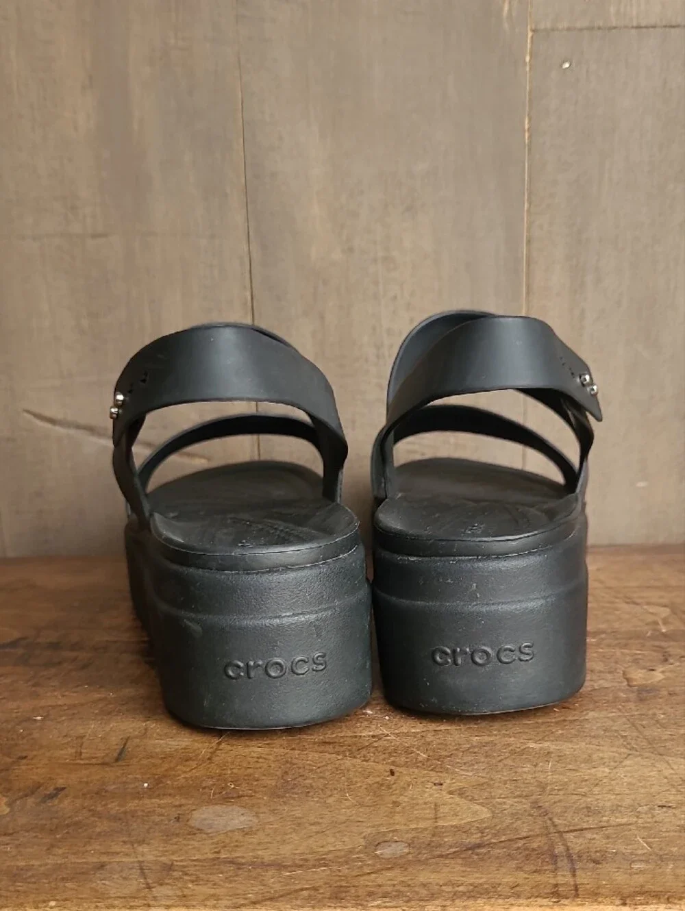 Crocs Brooklyn Wedge Sandal Women's sz 8 Black Double Strap Platform Sandal